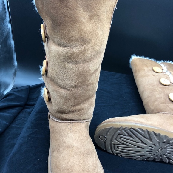 UGG Bailey 3 Button Boot - Picture 8 of 14